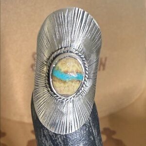 Beautiful Royston Ribbon Cigar Band
Sterling Silver size 6 1/2